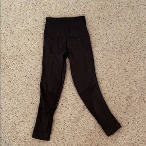 Dark grey Lulu lemon 3/4 leggings